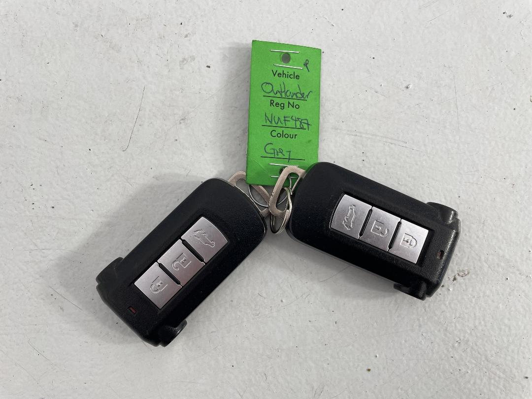 Photo '22' of Mitsubishi Outlander