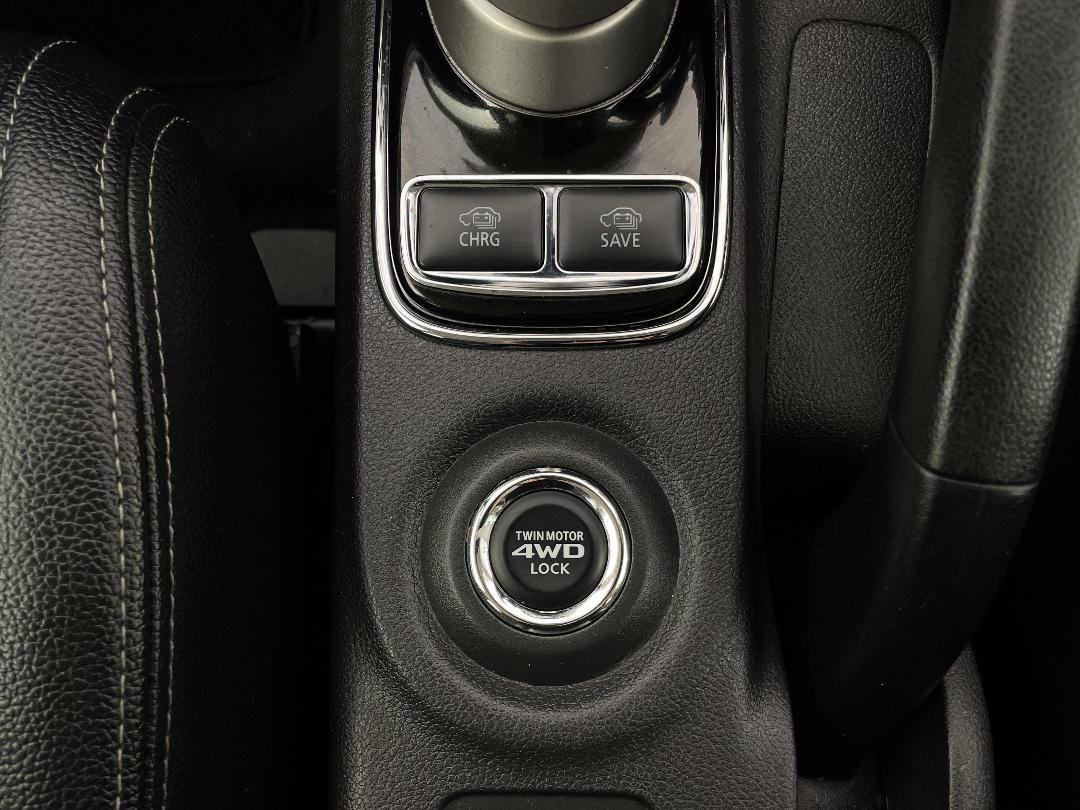 Photo '23' of Mitsubishi Outlander