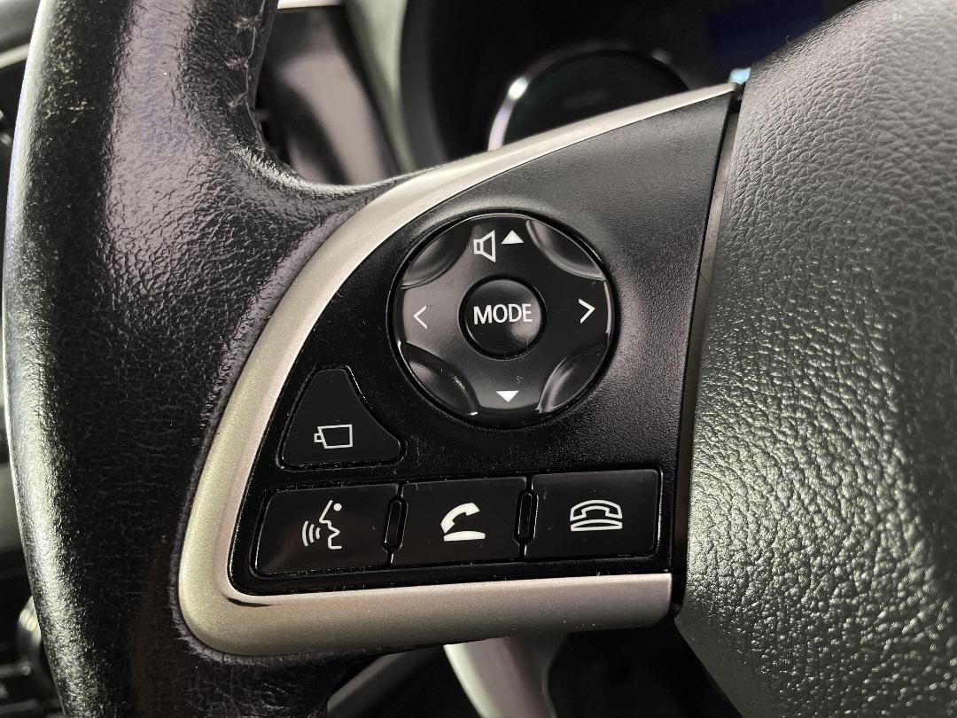 Photo '28' of Mitsubishi Outlander