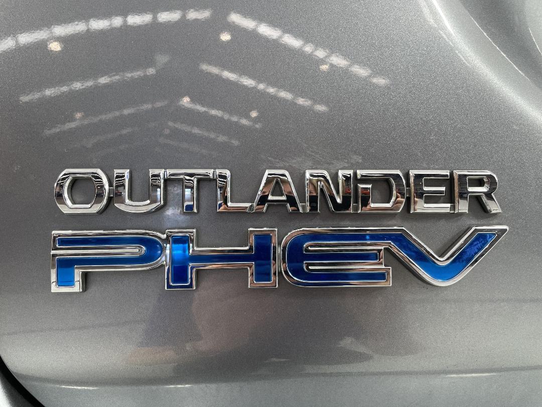 Photo '32' of Mitsubishi Outlander