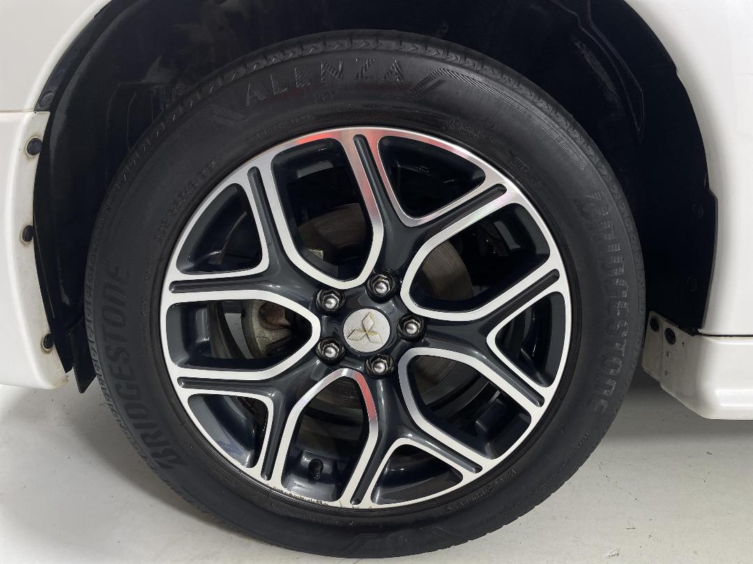 Photo '10' of Mitsubishi Outlander