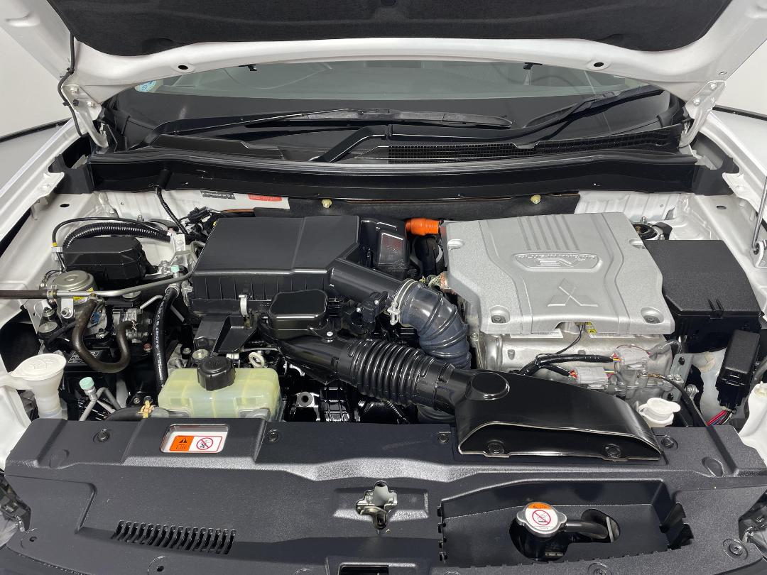 Photo '13' of Mitsubishi Outlander