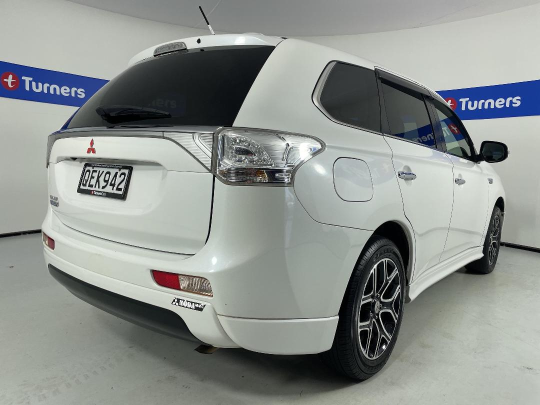 Photo '7' of Mitsubishi Outlander