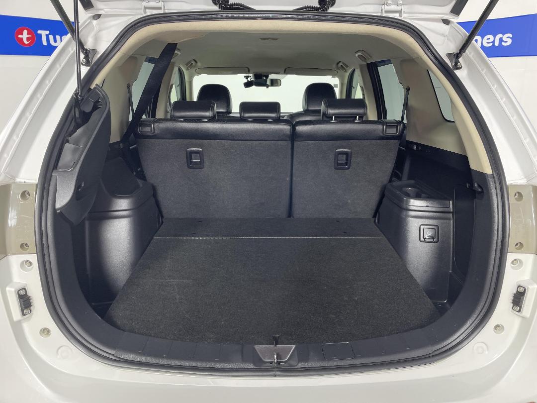 Photo '14' of Mitsubishi Outlander