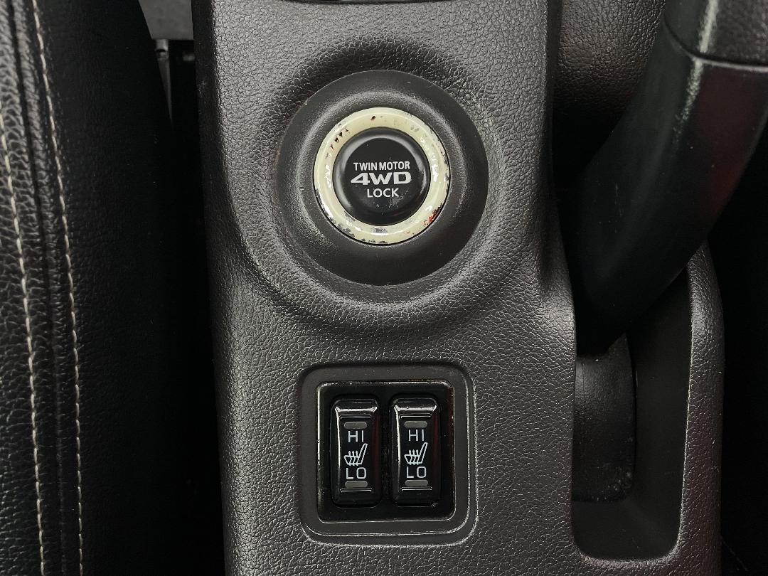 Photo '28' of Mitsubishi Outlander