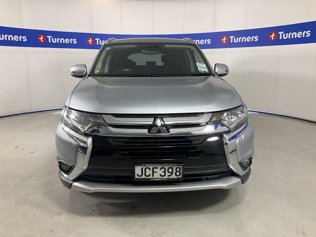 Photo '2' of Mitsubishi Outlander