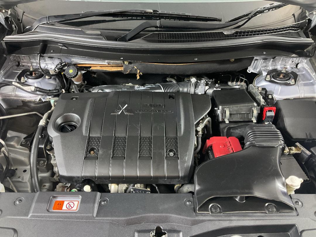 Photo '13' of Mitsubishi Outlander