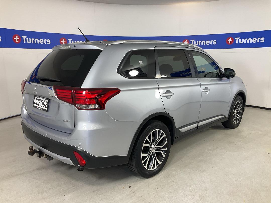 Photo '7' of Mitsubishi Outlander