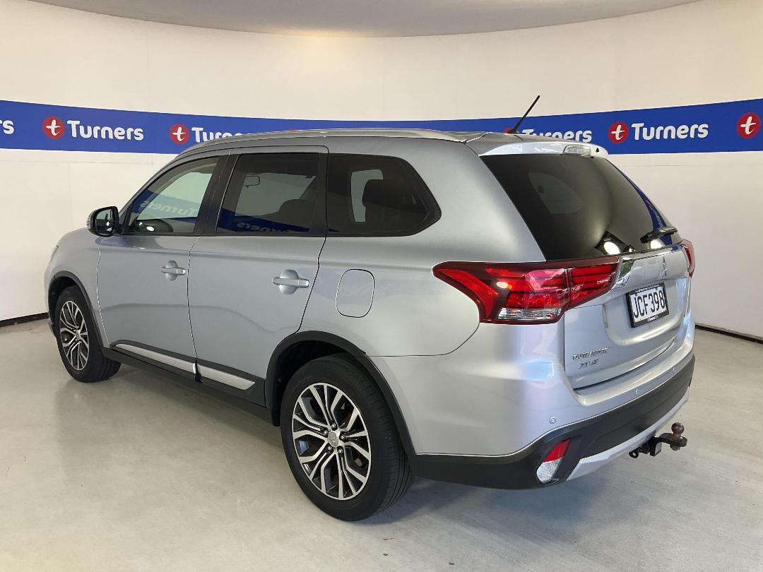 Photo '5' of Mitsubishi Outlander