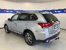 Thumbnail '5' of Mitsubishi Outlander