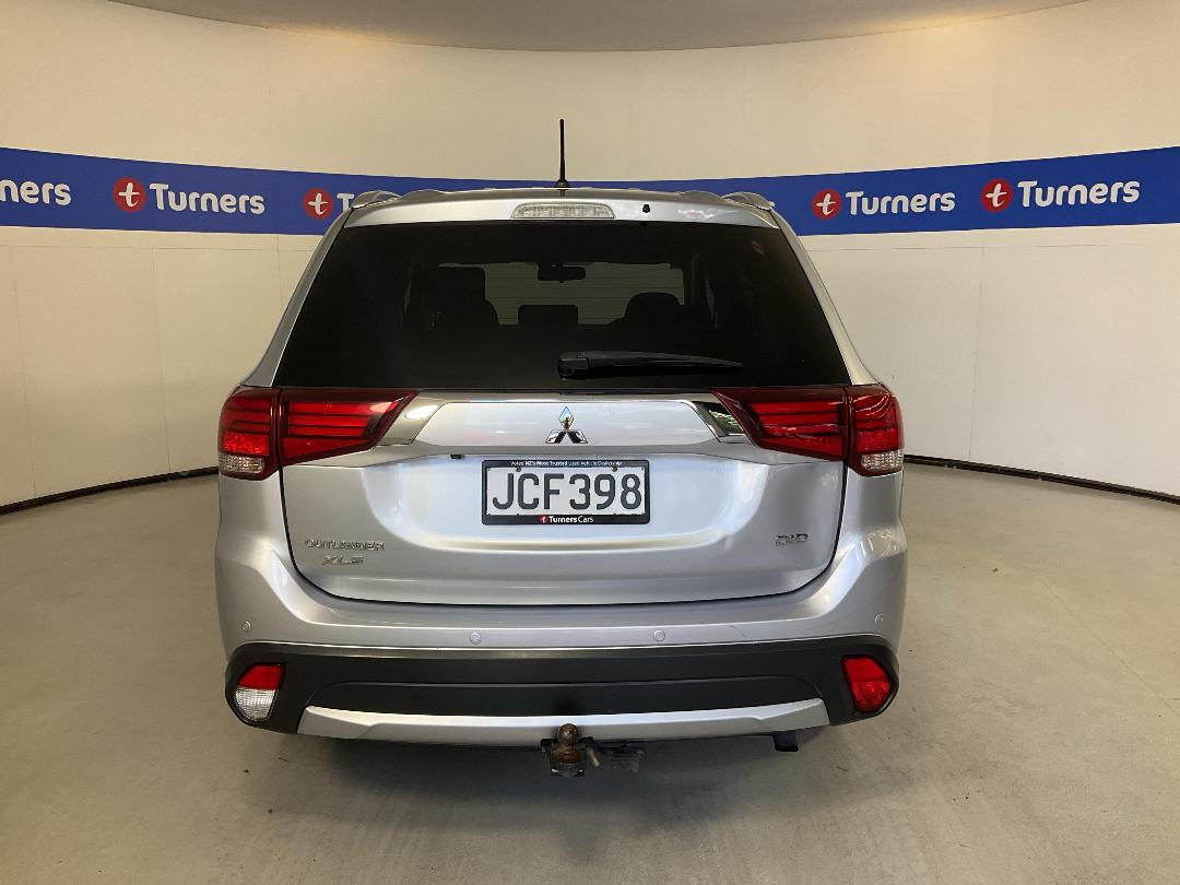 Photo '6' of Mitsubishi Outlander