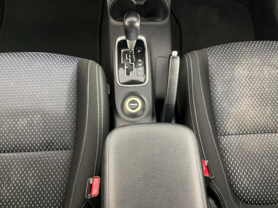 Photo '18' of Mitsubishi Outlander