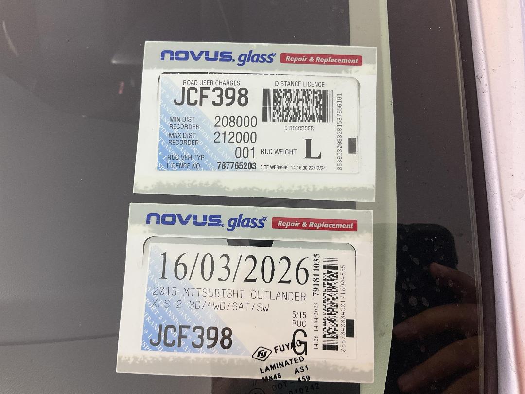 Photo '24' of Mitsubishi Outlander