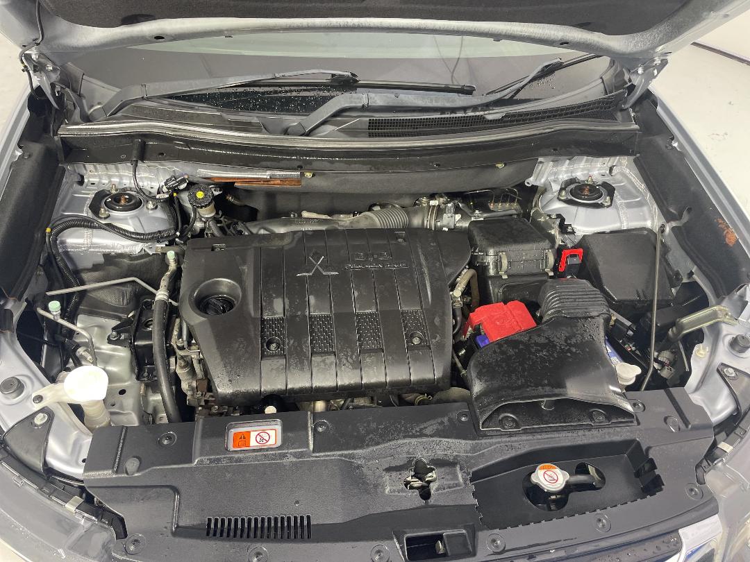 Photo '13' of Mitsubishi Outlander Photo '13' of Mitsubishi Outlander