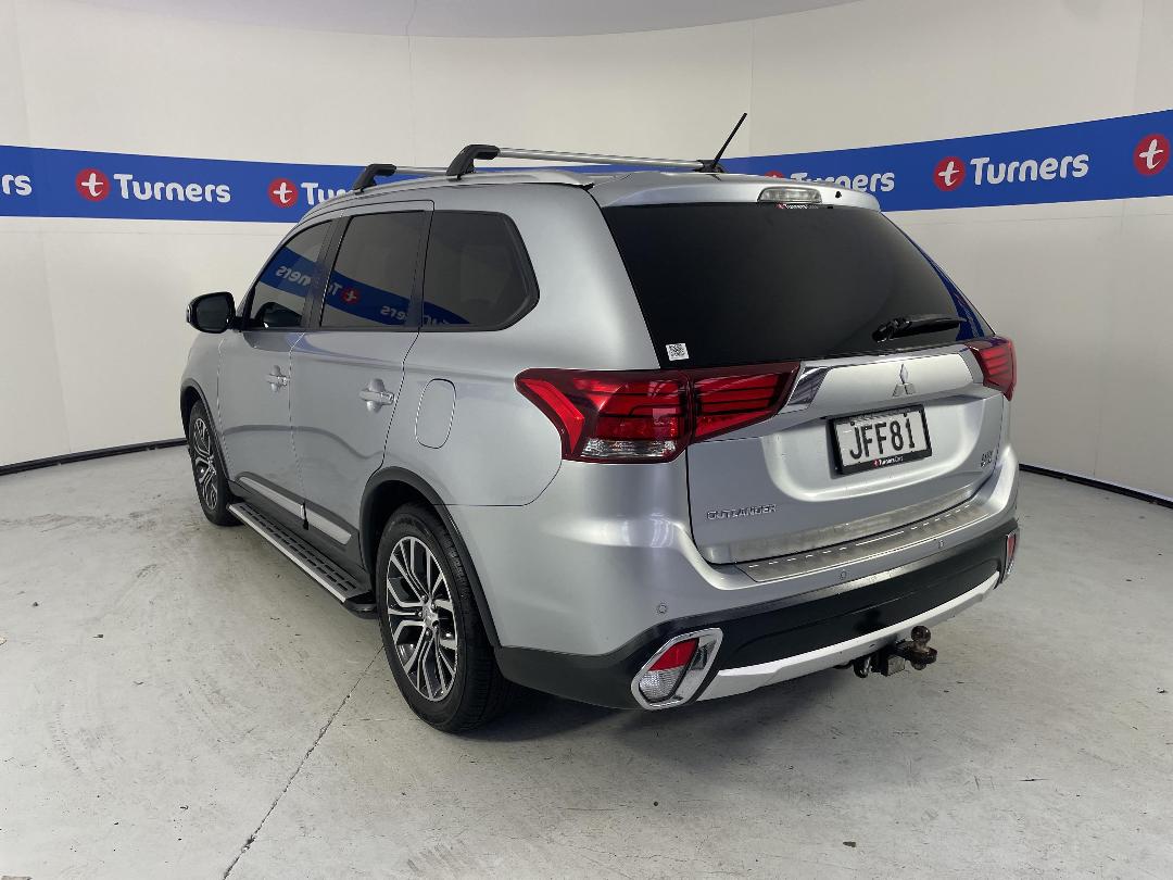 Photo '5' of Mitsubishi Outlander Photo '5' of Mitsubishi Outlander