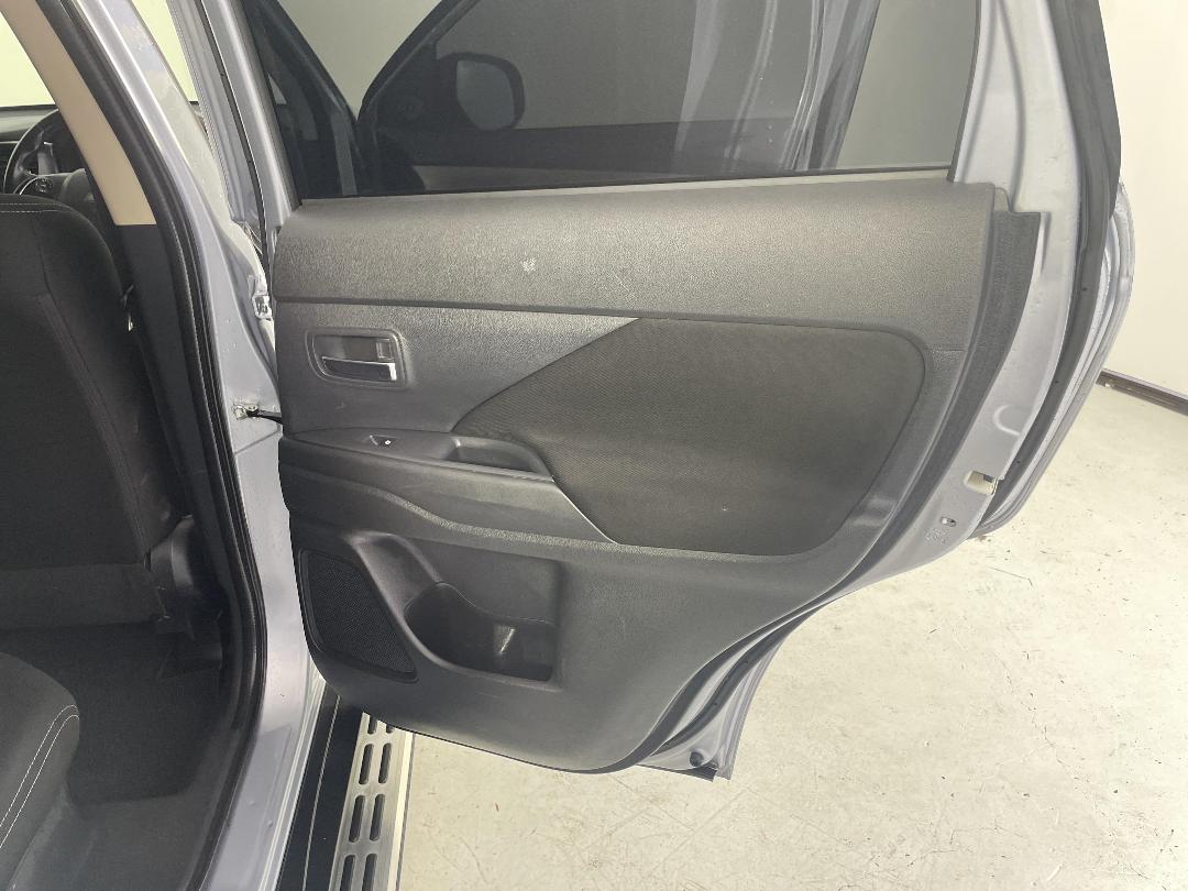 Photo '19' of Mitsubishi Outlander Photo '19' of Mitsubishi Outlander