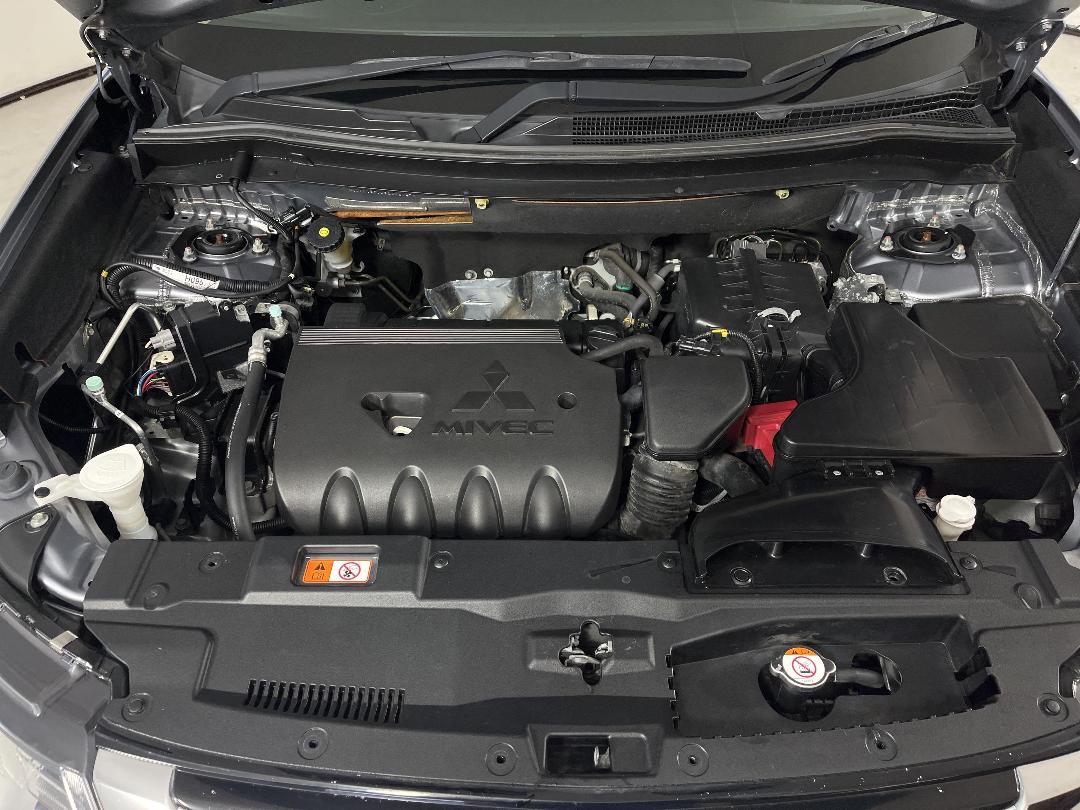 Photo '13' of Mitsubishi Outlander Photo '13' of Mitsubishi Outlander