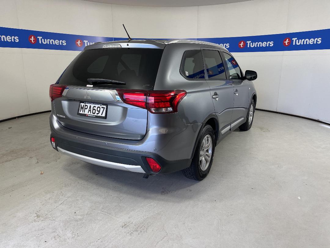 Photo '7' of Mitsubishi Outlander Photo '7' of Mitsubishi Outlander