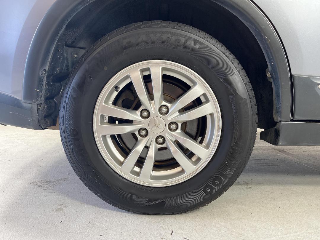 Photo '12' of Mitsubishi Outlander Photo '12' of Mitsubishi Outlander