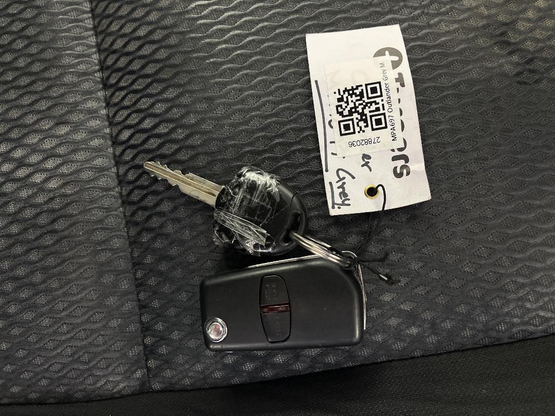 Photo '22' of Mitsubishi Outlander Photo '22' of Mitsubishi Outlander