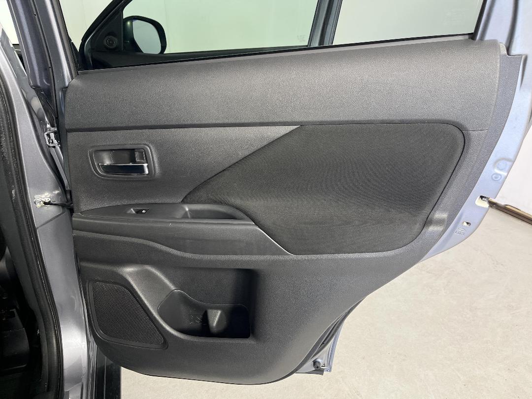 Photo '19' of Mitsubishi Outlander Photo '19' of Mitsubishi Outlander