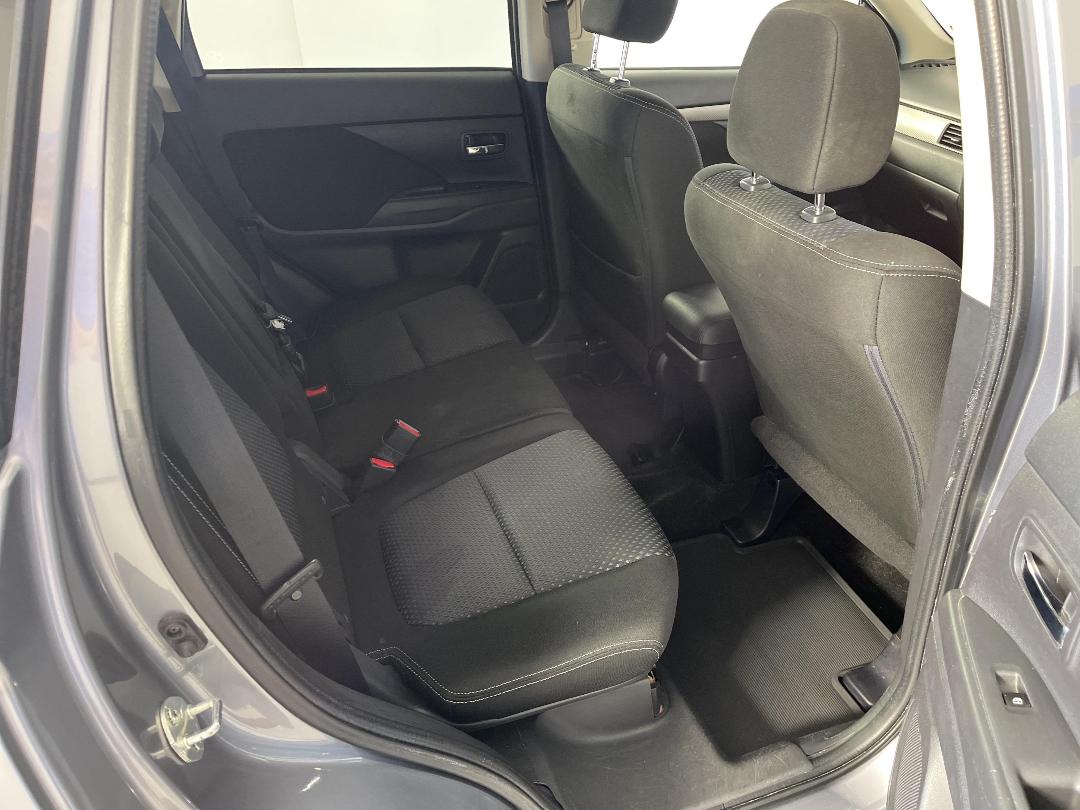 Photo '20' of Mitsubishi Outlander Photo '20' of Mitsubishi Outlander