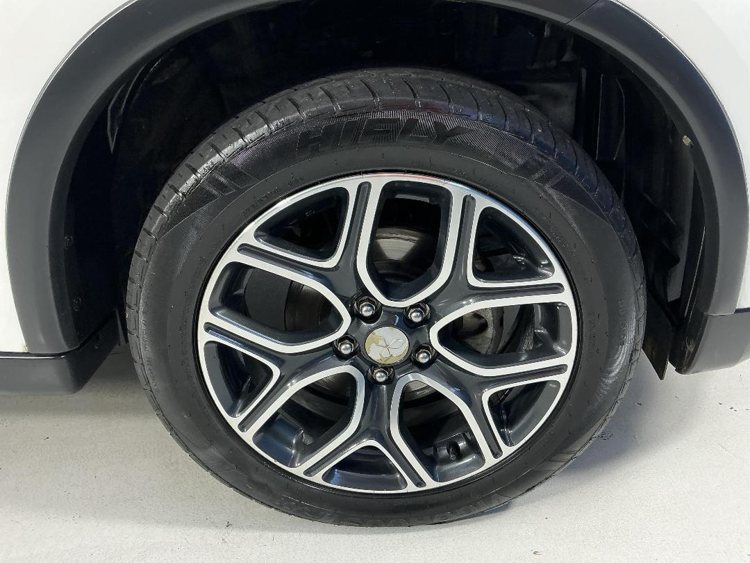 Photo '9' of Mitsubishi Outlander Photo '9' of Mitsubishi Outlander