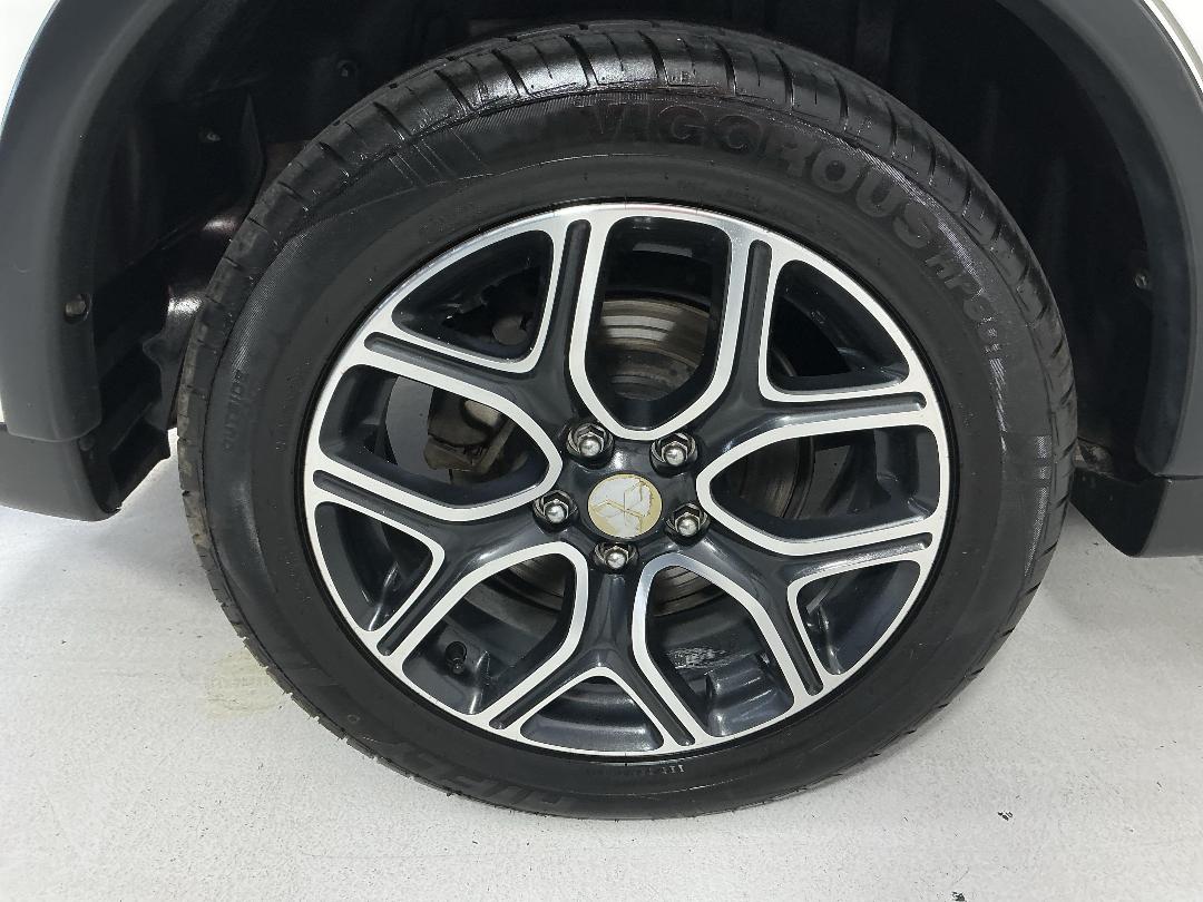 Photo '12' of Mitsubishi Outlander Photo '12' of Mitsubishi Outlander