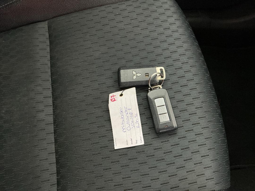 Photo '22' of Mitsubishi Outlander Photo '22' of Mitsubishi Outlander