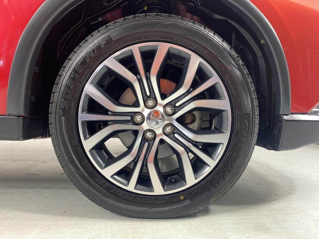 Photo '9' of Mitsubishi Outlander