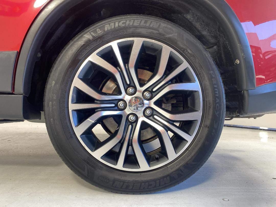 Photo '11' of Mitsubishi Outlander