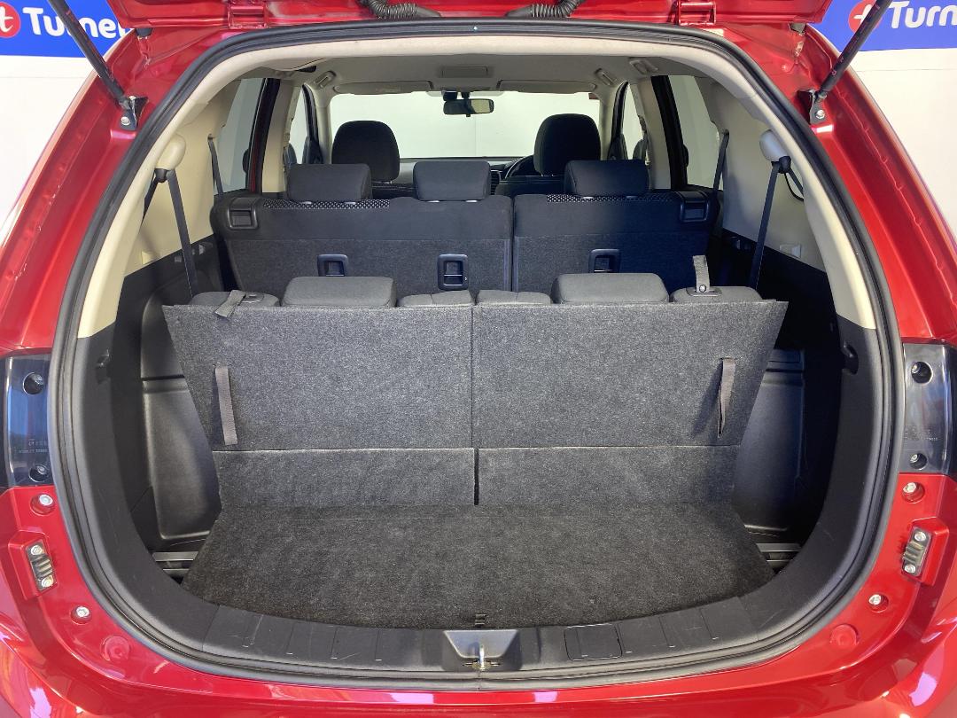 Photo '14' of Mitsubishi Outlander