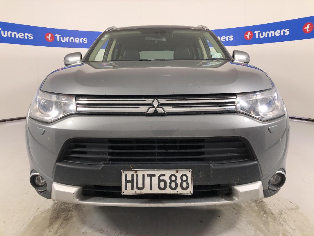 Photo '2' of Mitsubishi Outlander Photo '2' of Mitsubishi Outlander