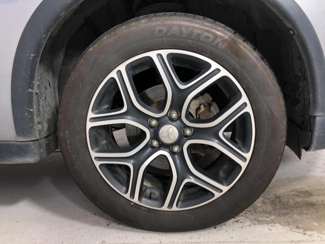 Photo '9' of Mitsubishi Outlander Photo '9' of Mitsubishi Outlander