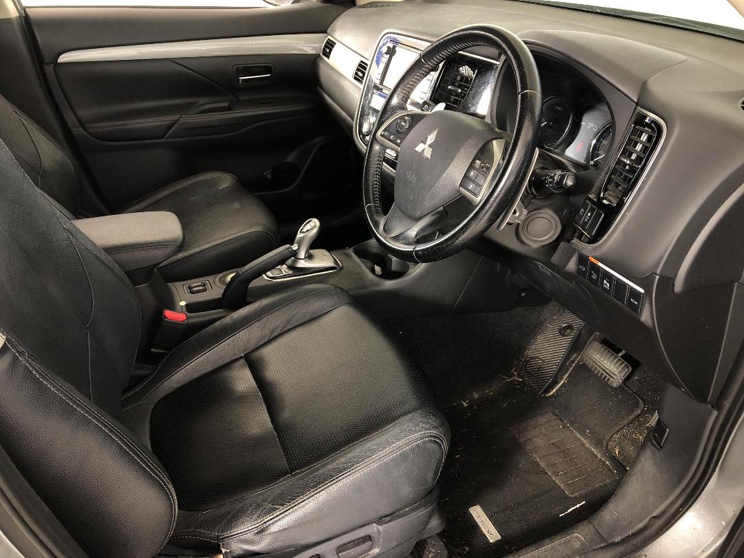 Photo '16' of Mitsubishi Outlander Photo '16' of Mitsubishi Outlander