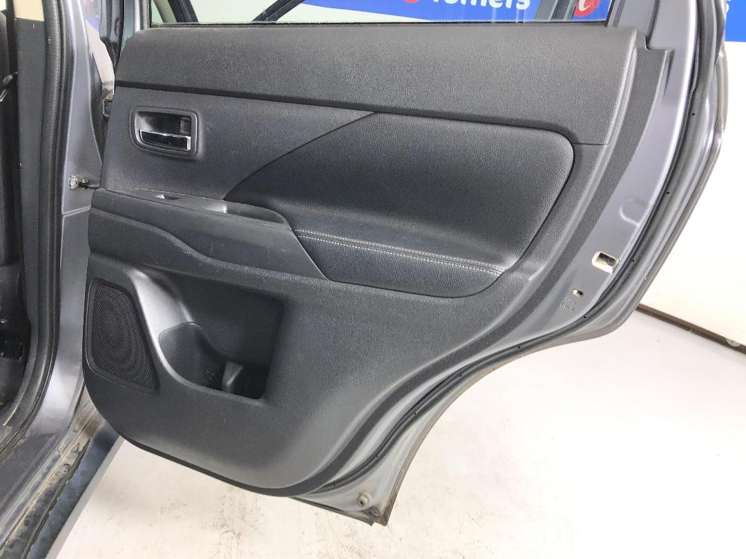 Photo '19' of Mitsubishi Outlander Photo '19' of Mitsubishi Outlander