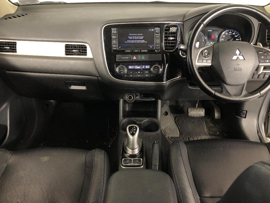 Photo '17' of Mitsubishi Outlander Photo '17' of Mitsubishi Outlander