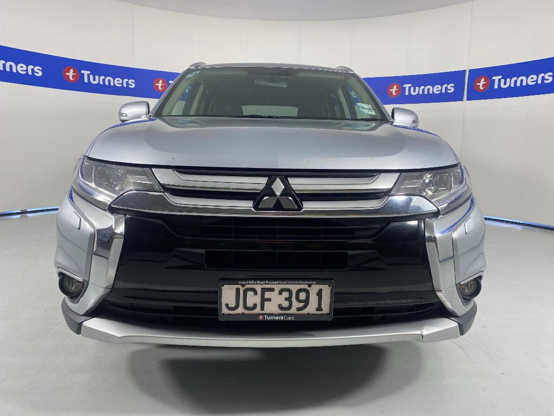 Photo '2' of Mitsubishi Outlander