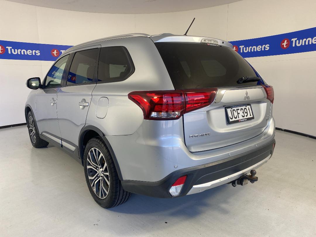Photo '5' of Mitsubishi Outlander