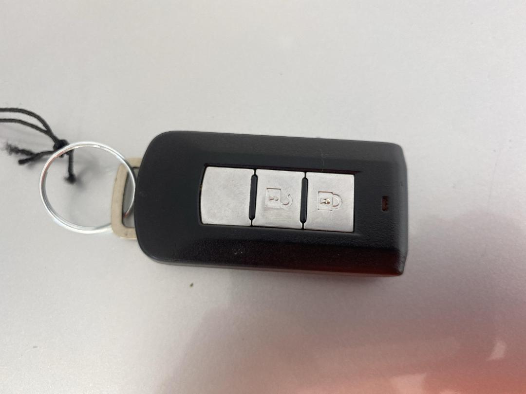 Photo '22' of Mitsubishi Outlander