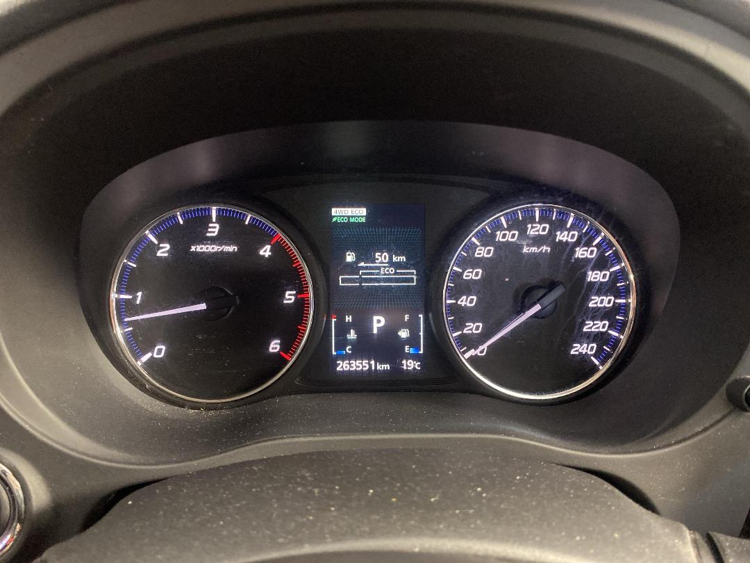 Photo '21' of Mitsubishi Outlander