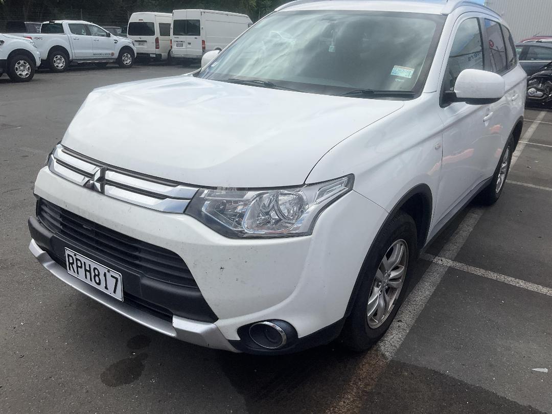 Photo '2' of Mitsubishi Outlander LS
