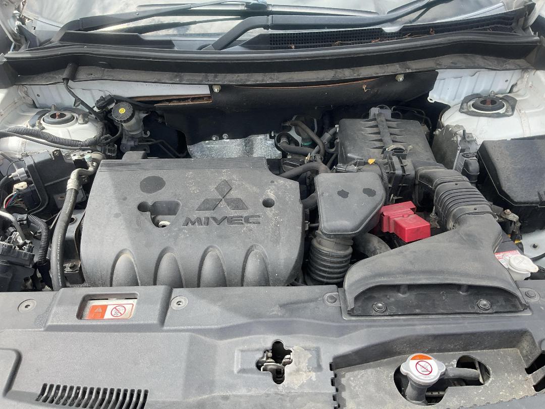 Photo '7' of Mitsubishi Outlander LS