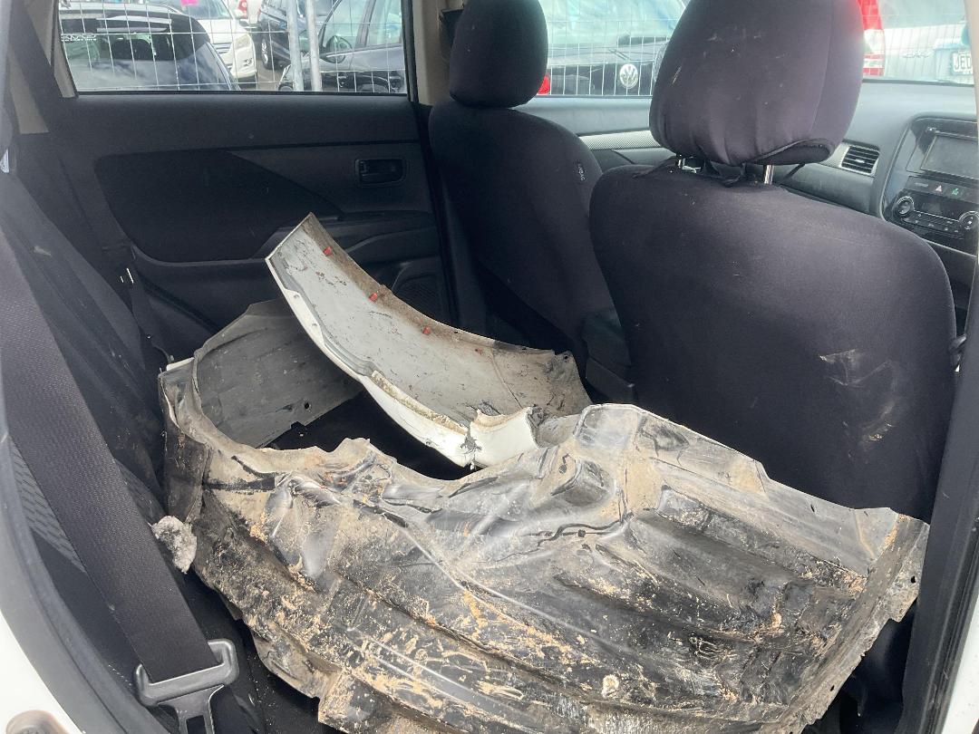 Photo '11' of Mitsubishi Outlander LS