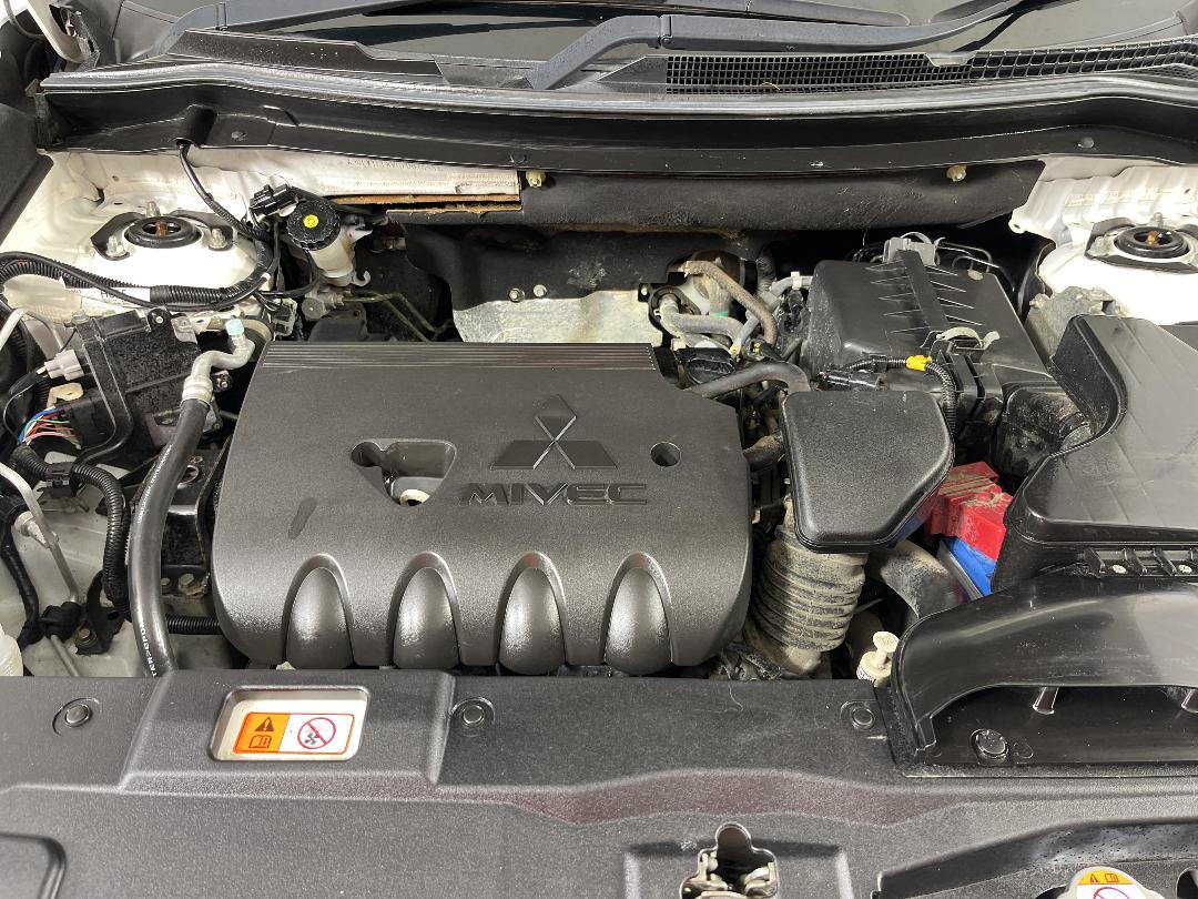 Photo '13' of Mitsubishi Outlander