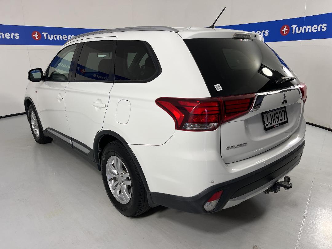 Photo '5' of Mitsubishi Outlander