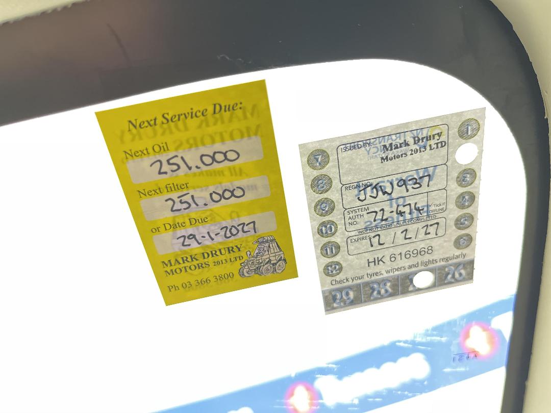 Photo '23' of Mitsubishi Outlander