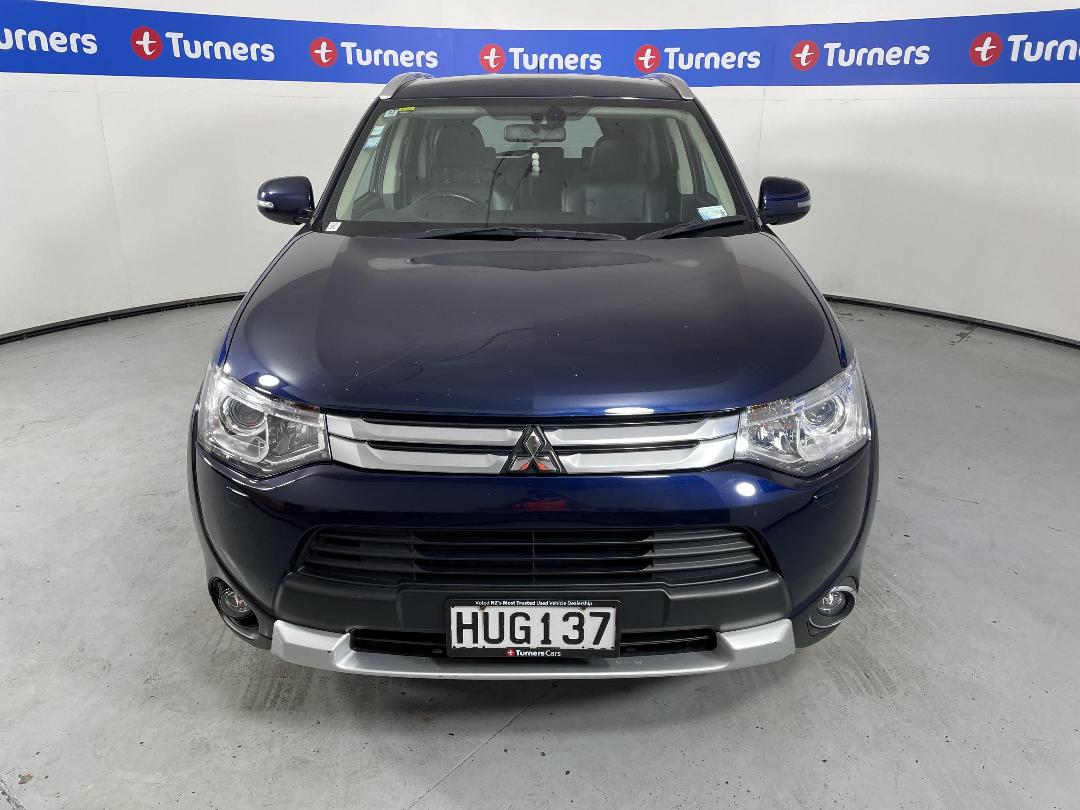 Photo '2' of Mitsubishi Outlander