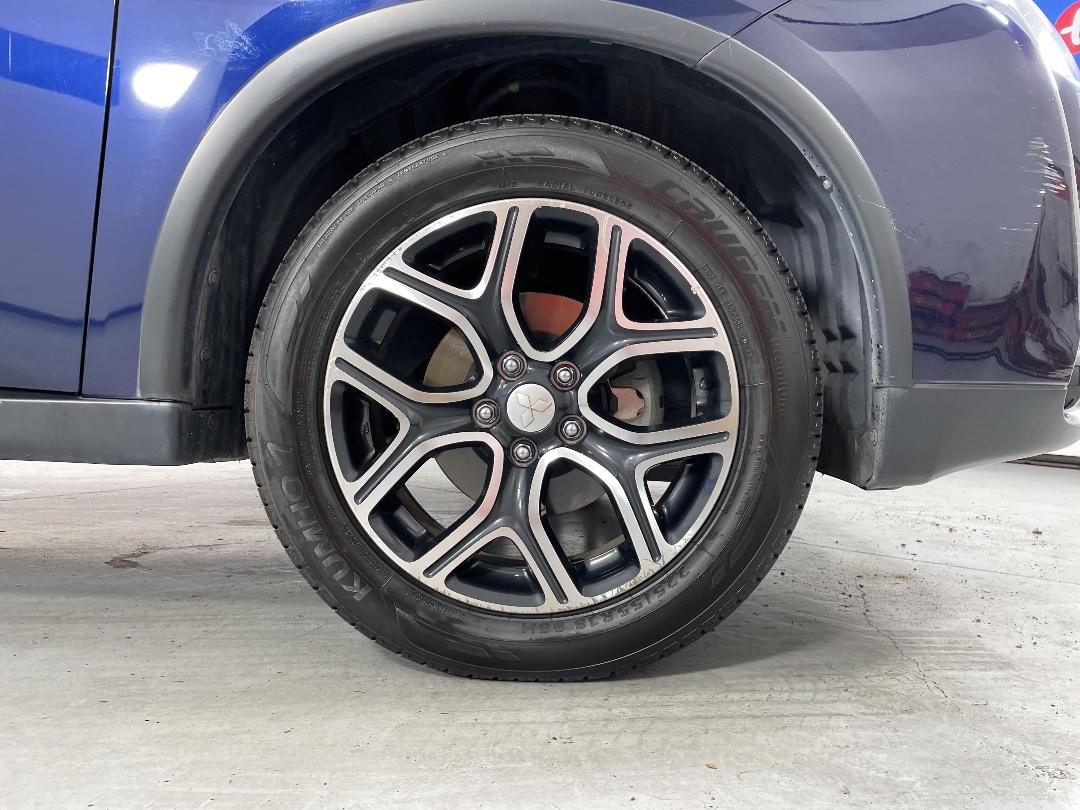 Photo '9' of Mitsubishi Outlander