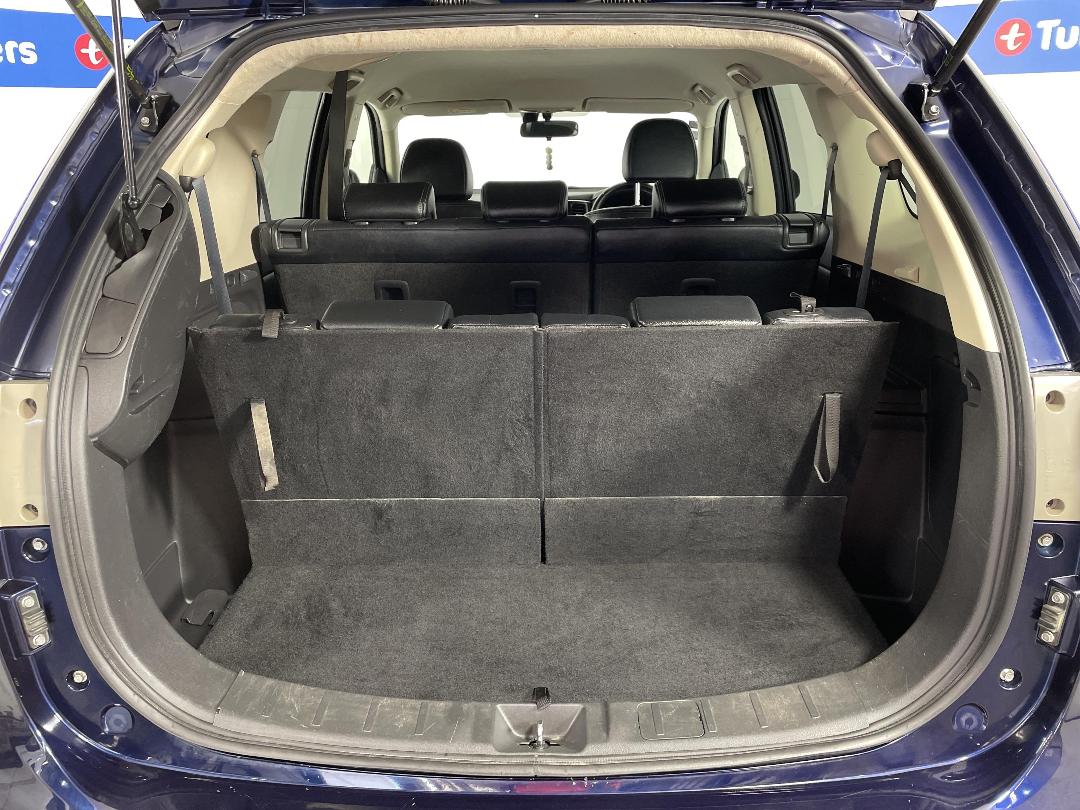 Photo '14' of Mitsubishi Outlander